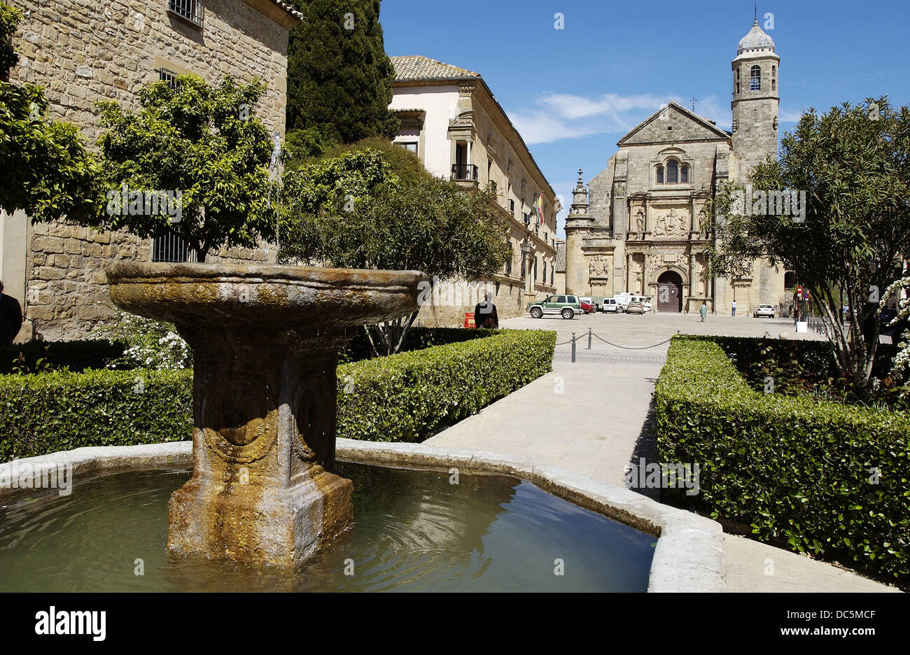 Fountain and Iglesia del Salvador in background. Úbeda. Jaén province