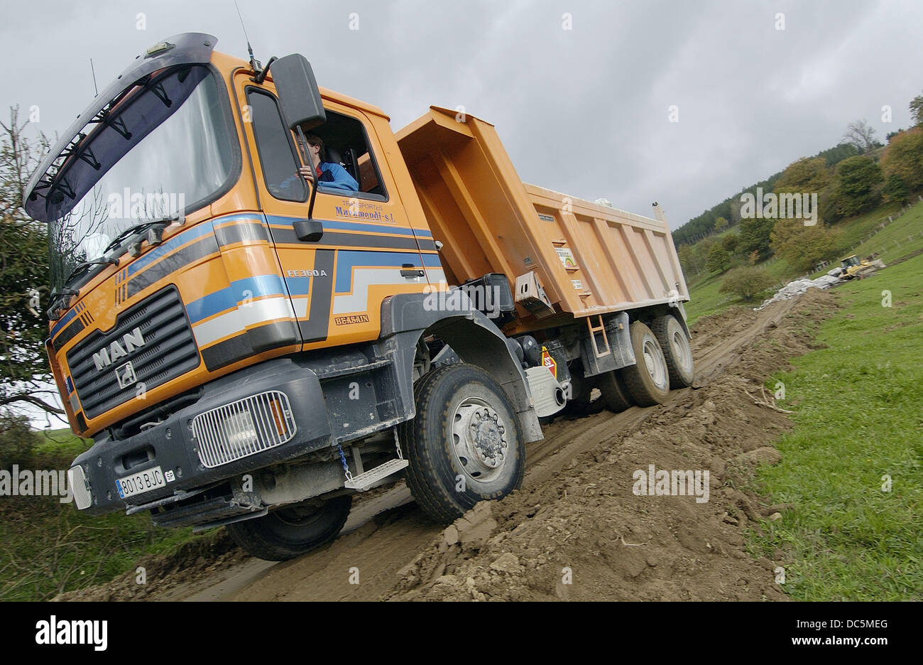 Quarry loading truck stone hi-res stock photography and images - Alamy