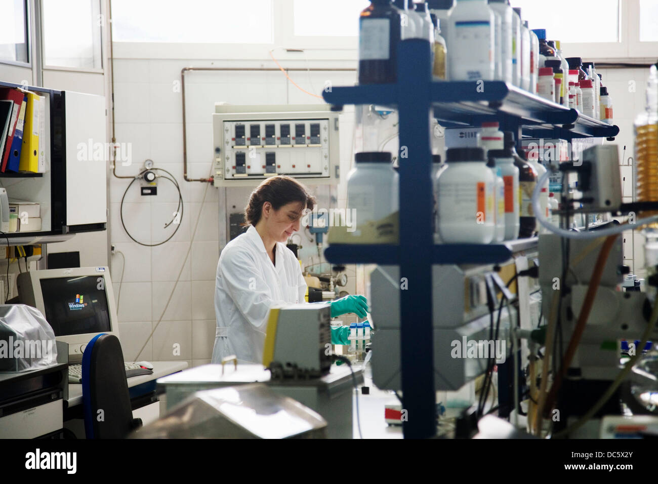 Research and Development laboratory. Functional biomolecules in food extraction. AZTITecnalia