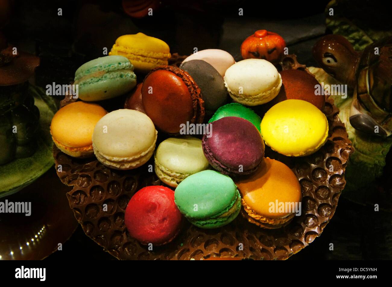 ´Macarons´ small cakes speciality of Bordeaux, Gironde, Aquitaine, France Stock Photo