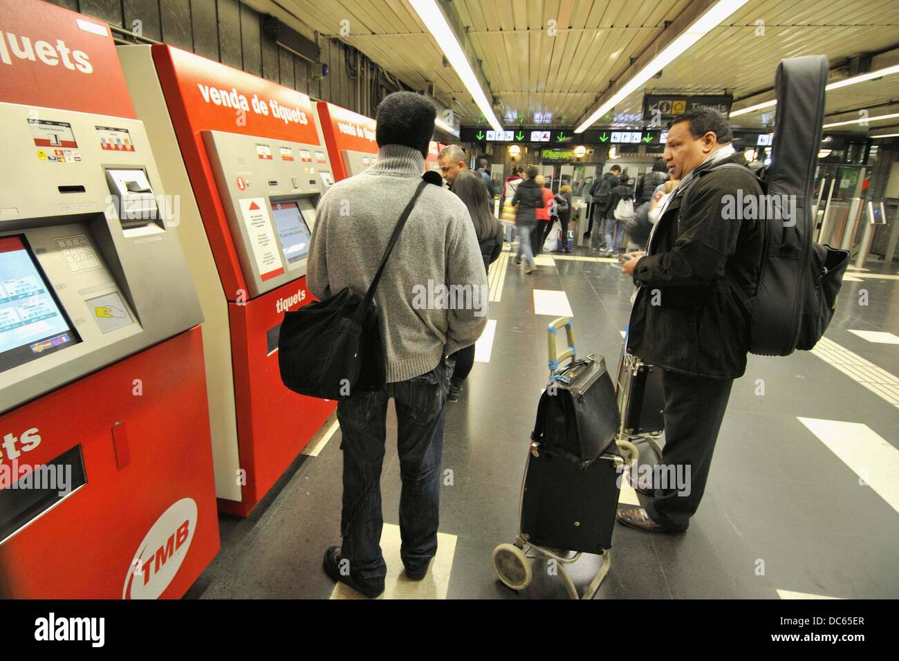 Shopping cart station hires stock photography and images Alamy