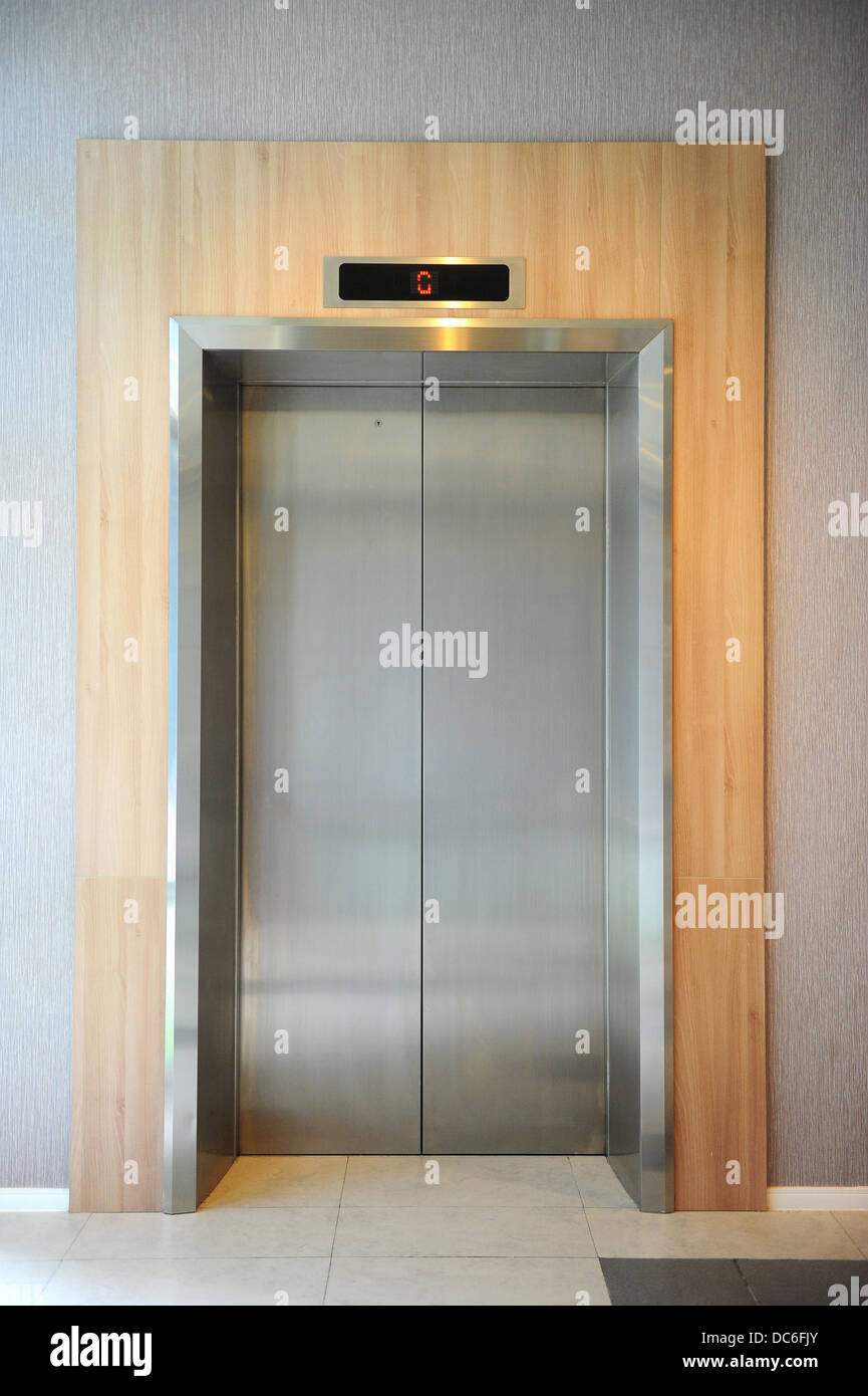 Hotel elevator hires stock photography and images Alamy