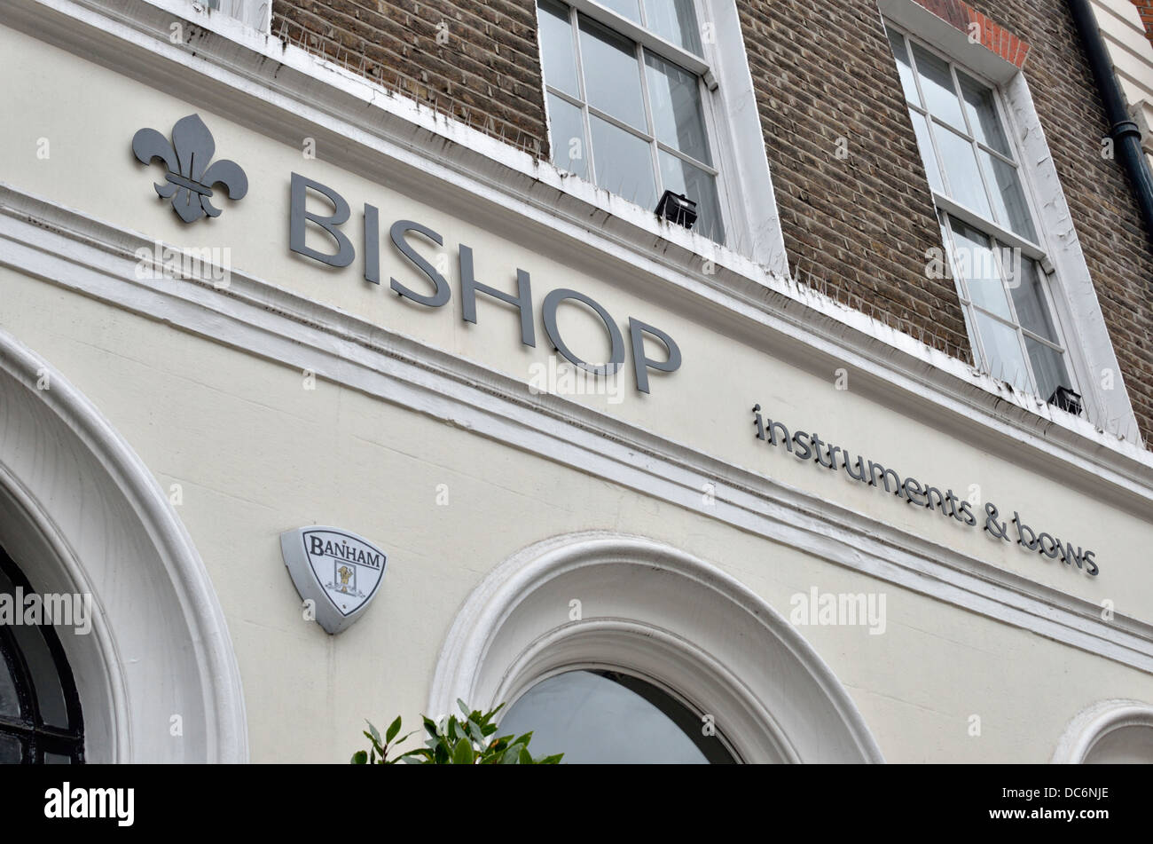 Bishop Instrument and Bows music shop in Hinde Street, Marylebone, London, UK Stock Photo