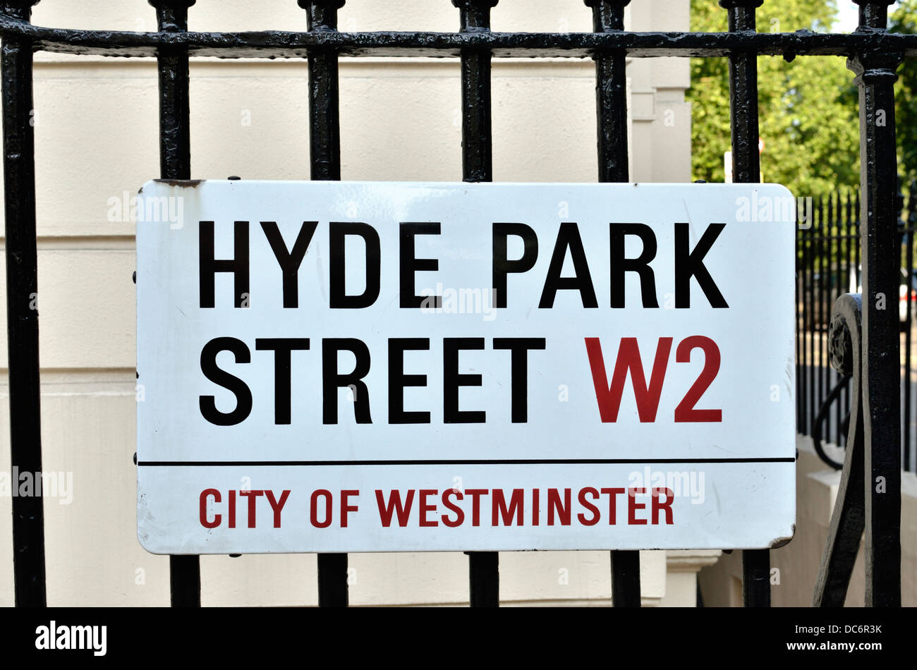 Hyde Park Street W2 street sign on railings, London, UK Stock Photo Alamy