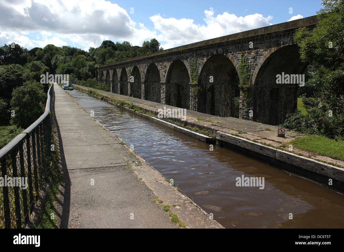 Blue boat on Chirk aqueduct Stock Photo