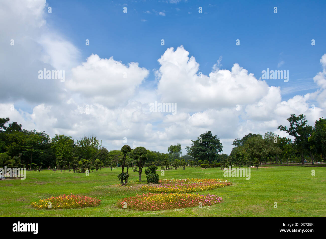 Beautiful garden hi-res stock photography and images - Alamy