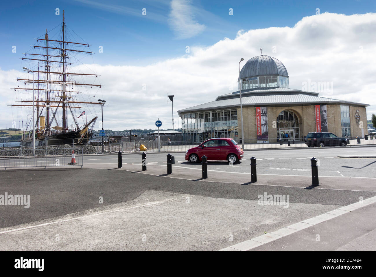 The historic ship RRS Discovery, museum and exhibition on the waterfront at Dundee City Stock Photo