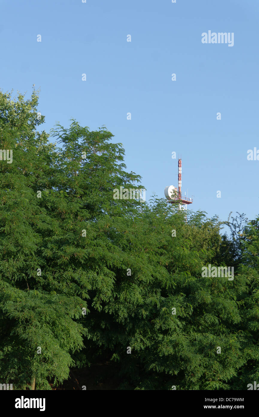 Tv signal tower hi-res stock photography and images - Alamy