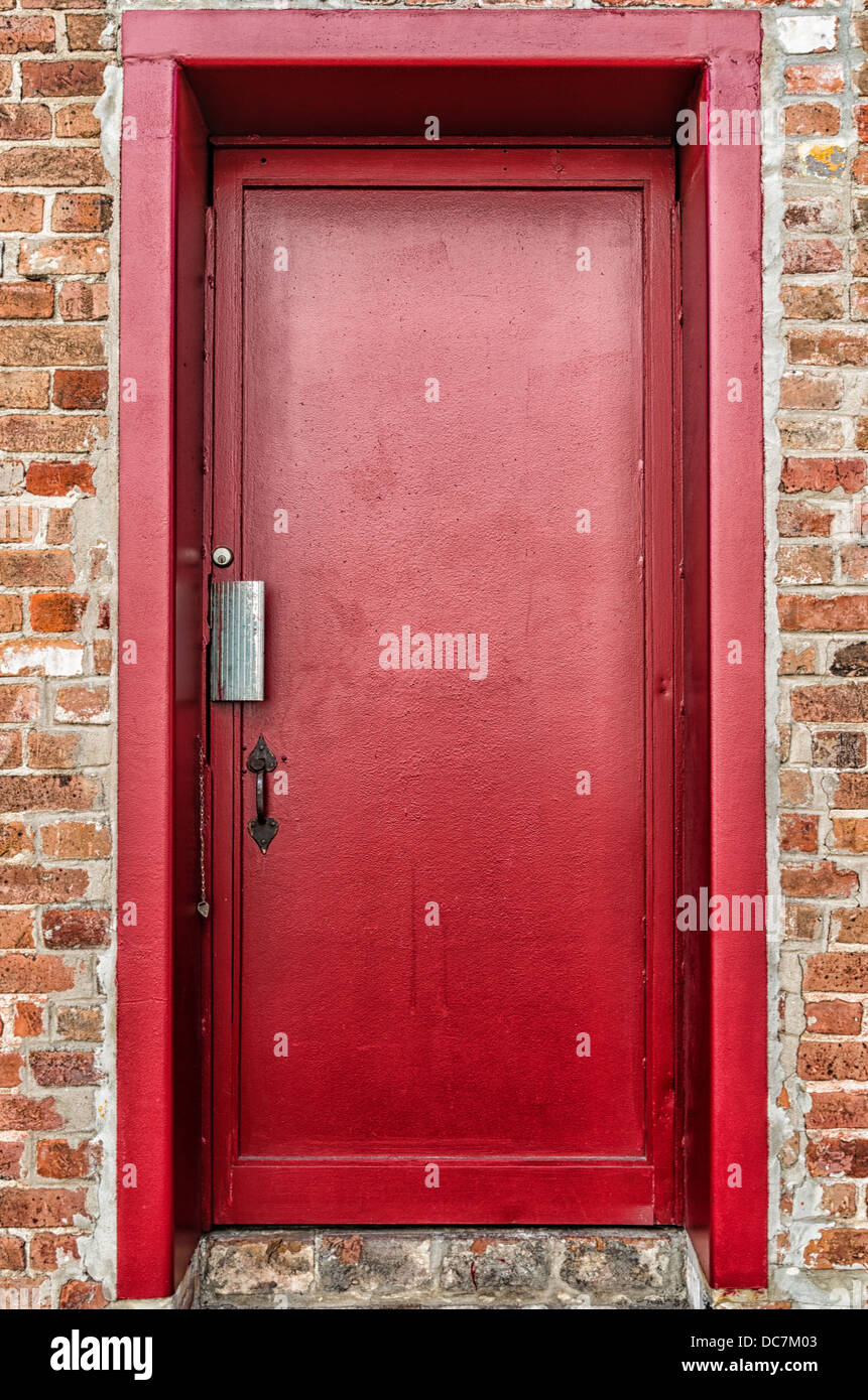Red Door In New Orleans La Usa Stock Photo 59176323 Alamy
