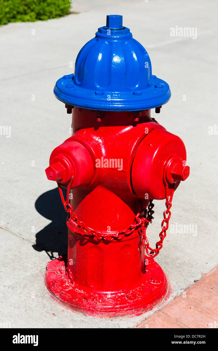 Fire plug hi-res stock photography and images - Alamy