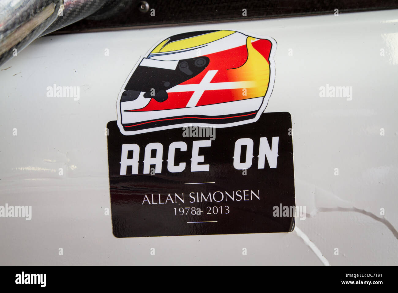 Tribute to Allan Simonsen on the side of BritishGT race cars at Brands Hatch Stock Photo