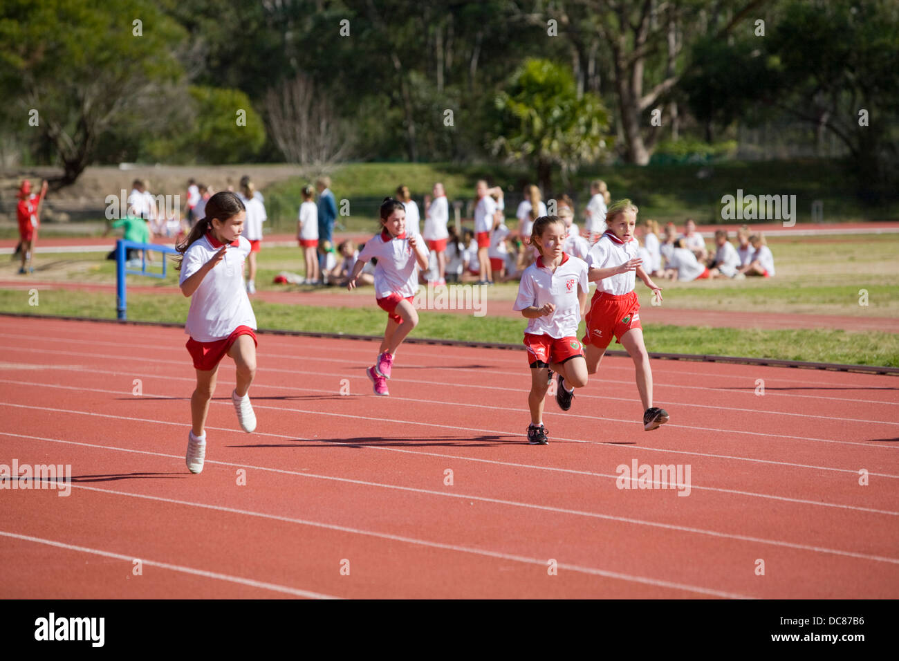 10 year old girls australian primary school athletics and sports day at the sydney sports academy in narrabeen,new south wales Stock Photo