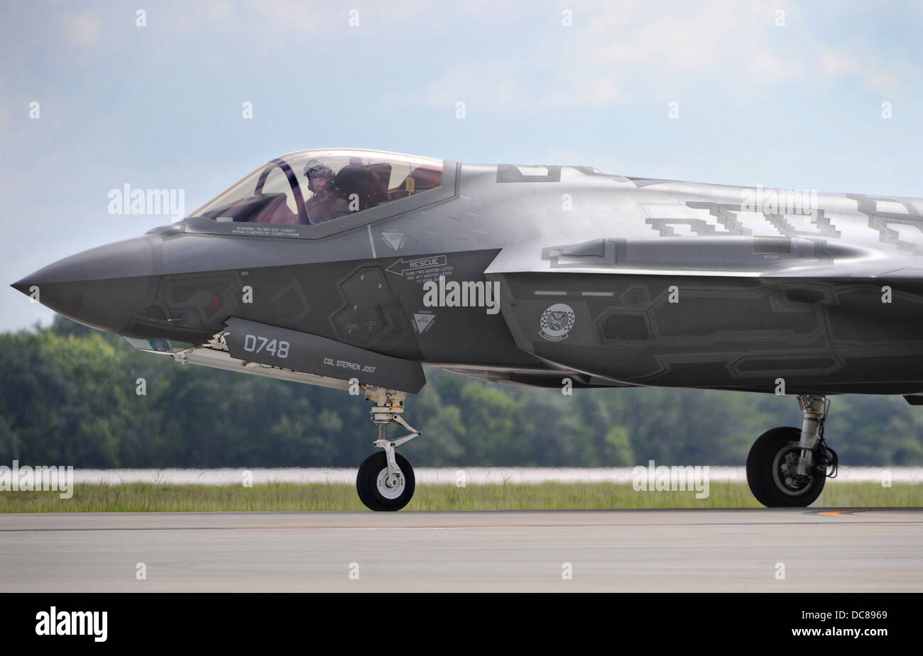 A US Air Force F35 Lightning II stealth fighter aircraft taxi's to the