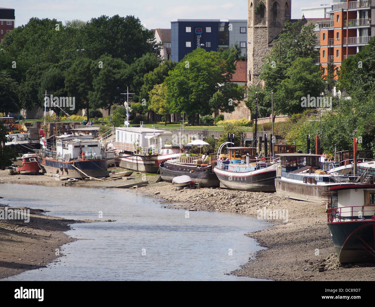 Barges by the Thames in Brentford Stock Photo