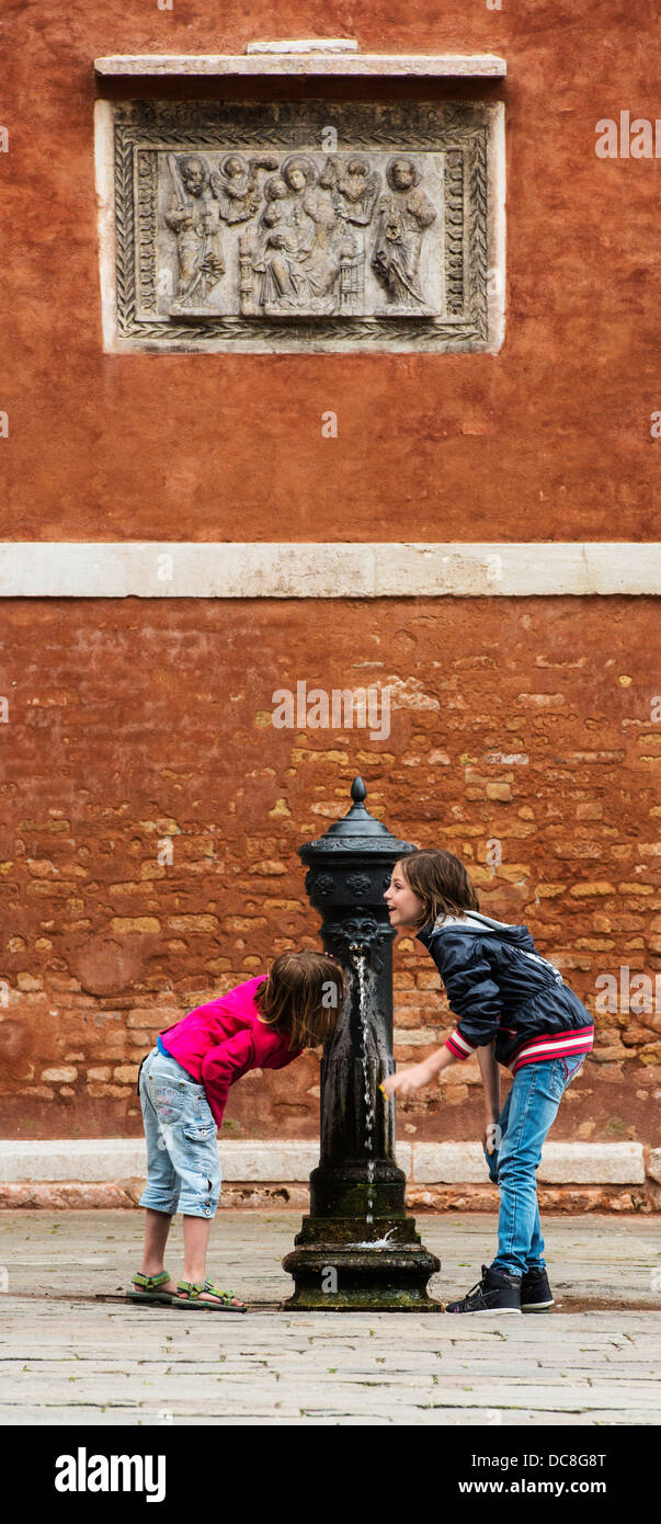 Kids in venice hi-res stock photography and images - Alamy