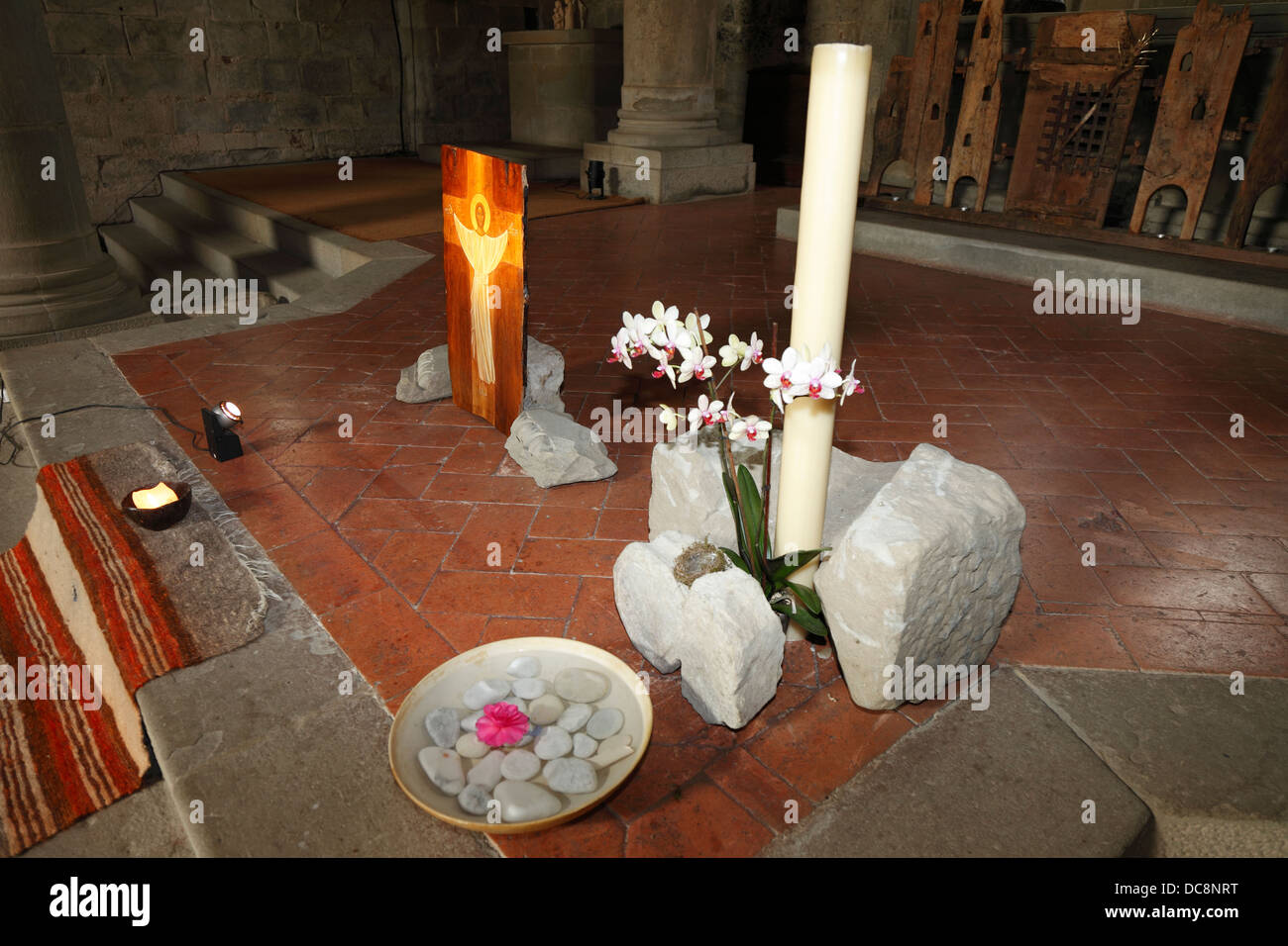 Franciscan medieval altar hi-res stock photography and images - Alamy