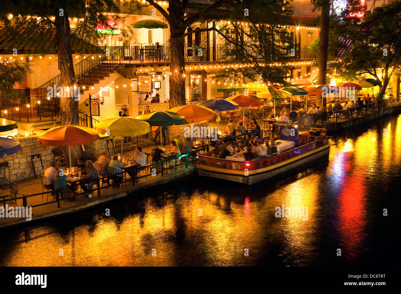 Downtown san antonio night hi-res stock photography and images - Alamy