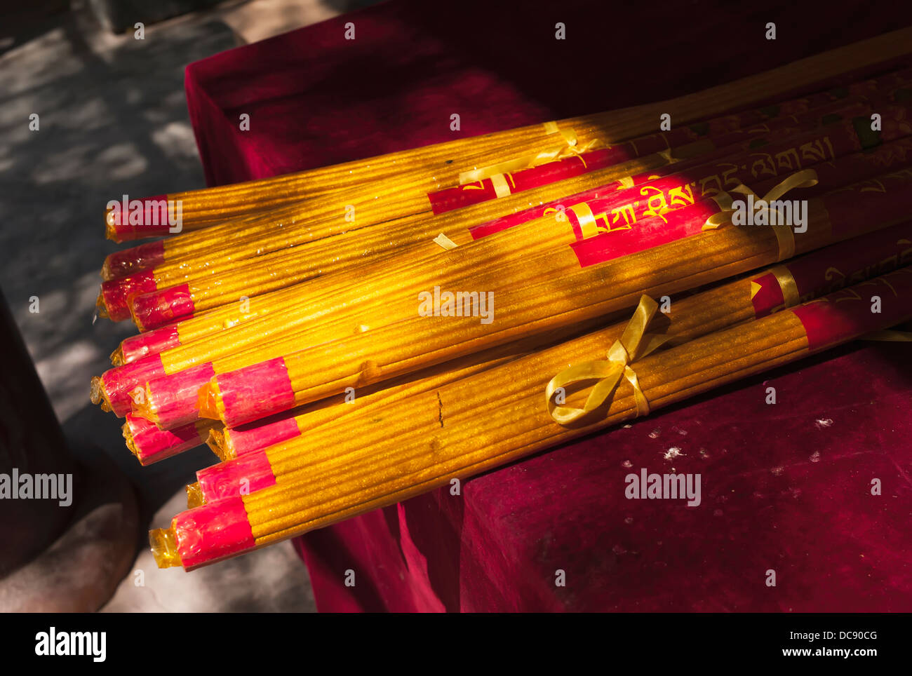China people bow hires stock photography and images Alamy