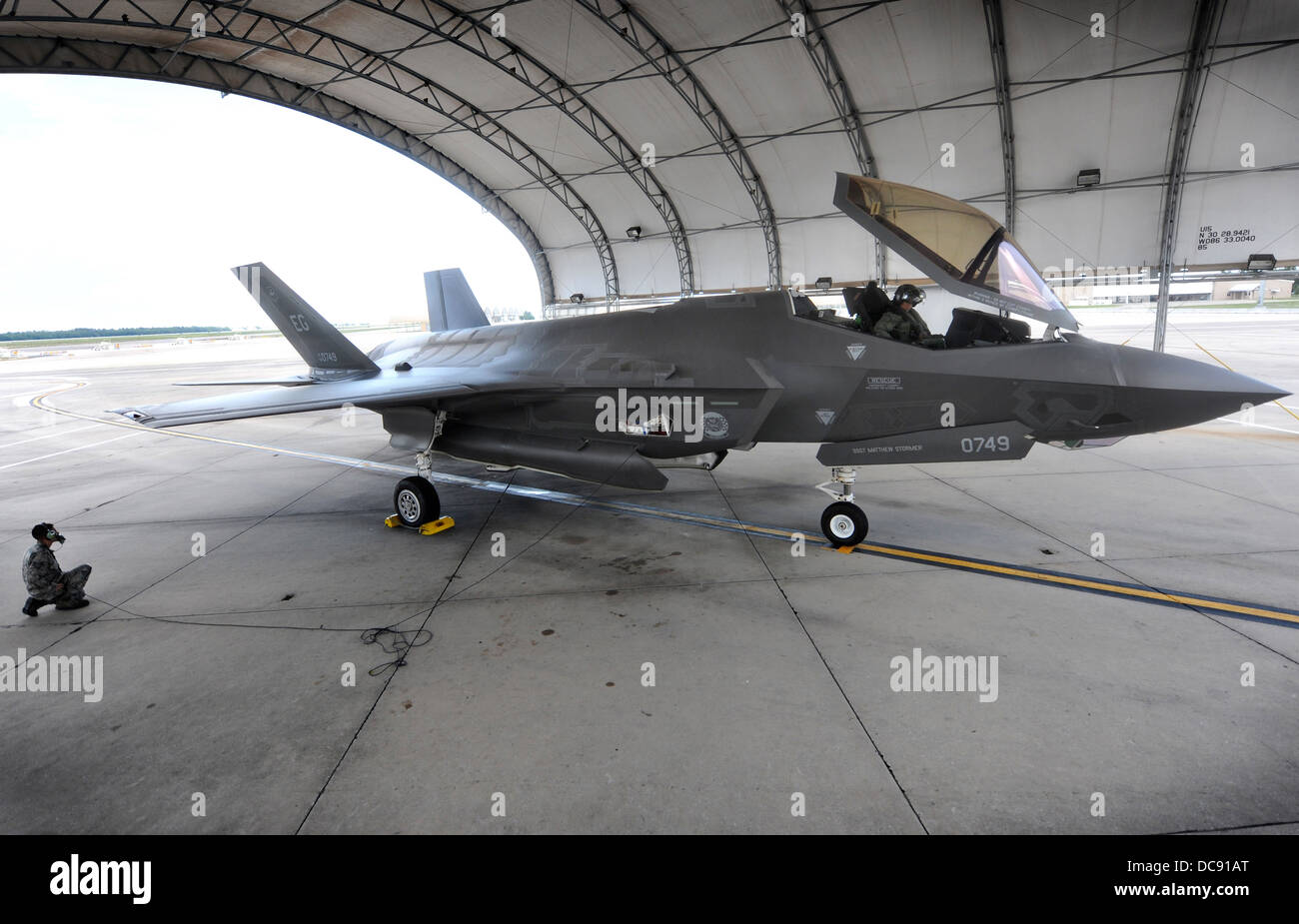 A US Air Force F35 Lightning II stealth fighter aircraft runs through