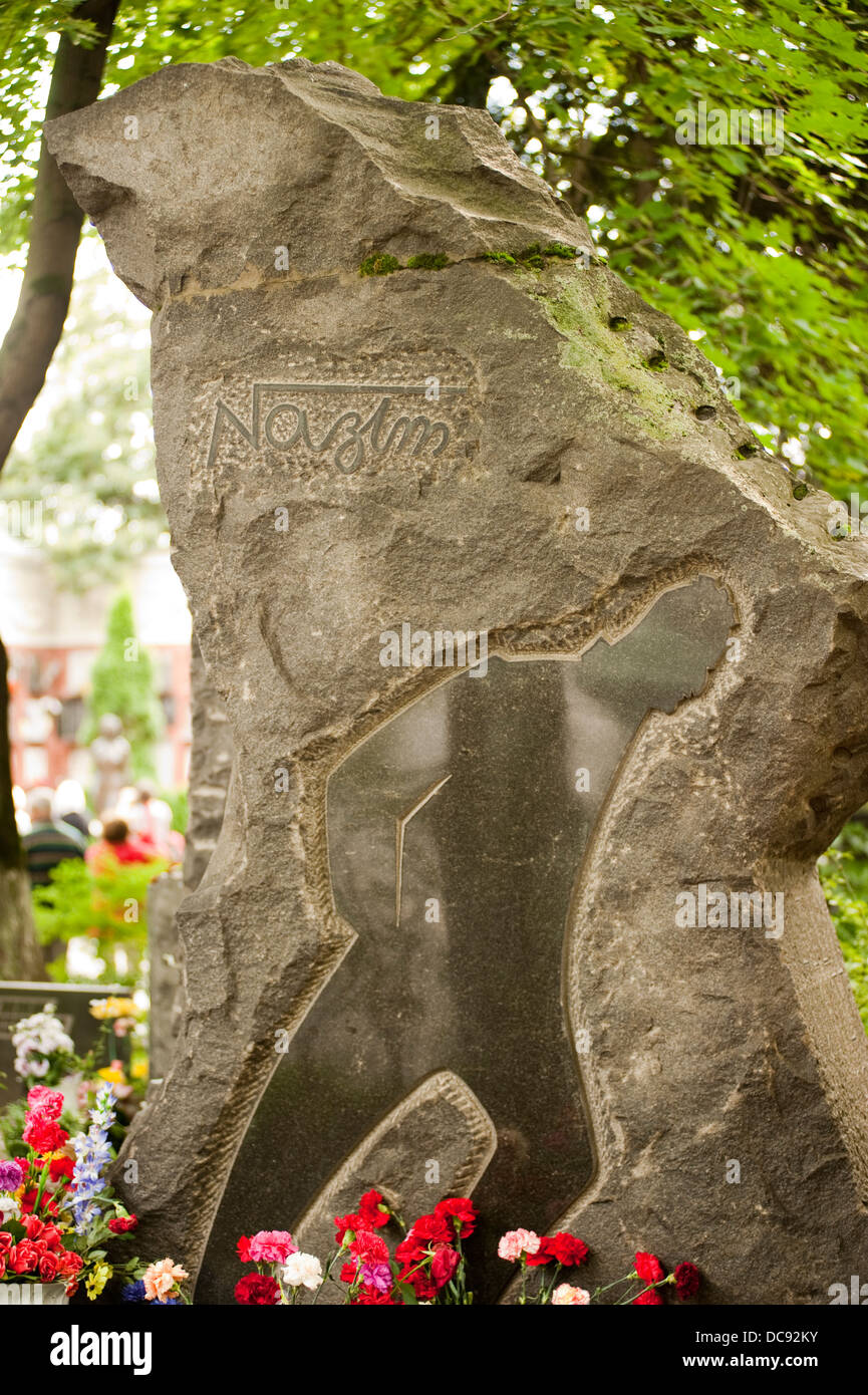 Nazım Hikmet's grave at Novodevichi Cemetery in Moscow Russia Stock Photo