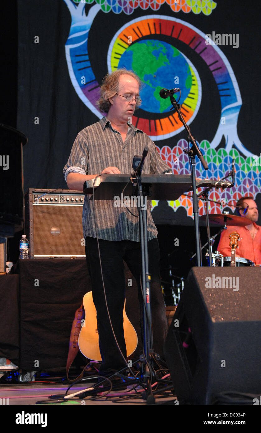 Portsmouth, Virginia, USA. 11th Aug, 2013. ANDY GOESSLING of American newgrass, jamband 'Railroad Earth' performs during the 'Noise Of The Earth Tour' at The Ntelos Pavilion. (Credit Image: Credit:  Jeff Moore/ZUMA Wire/Alamy Live News) Stock Photo