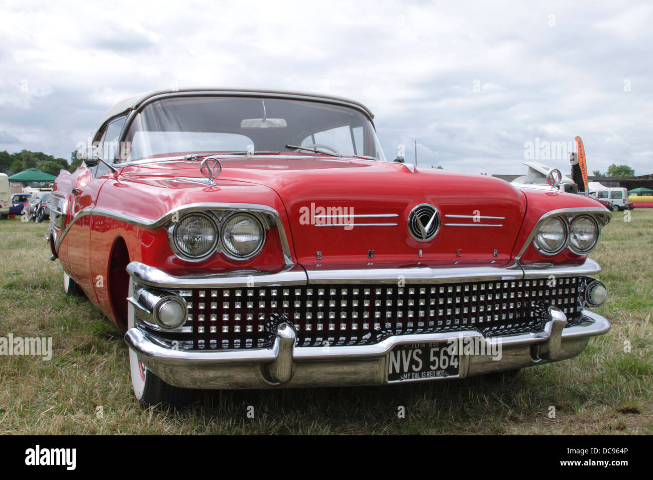 1958-buick-special-convertible-at-white-waltham-retro-festival-2013-DC964P.jpg