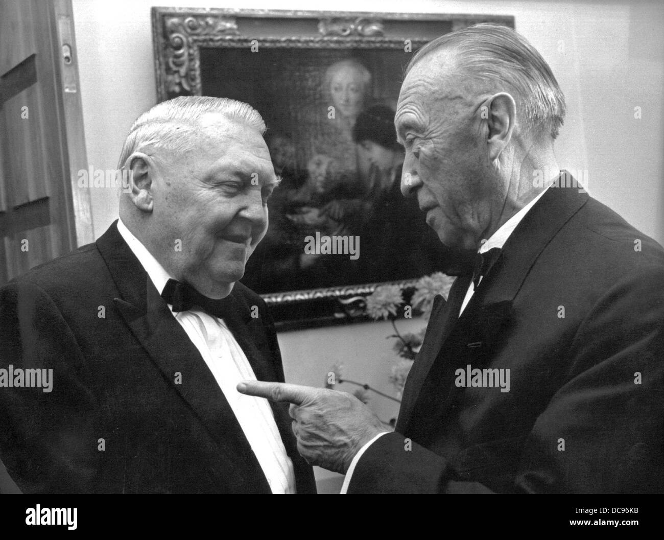 Parting chancellor Konrad Adenauer (r) and his successor Ludwig Erhard