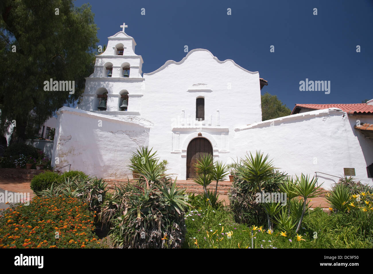 GARDEN OF MISSION SAN DIEGO DE ALCALA SAN DIEGO CALIFORNIA USA Stock garden-of-mission-san-diego-de-alcala-san-diego-california-usa-stock