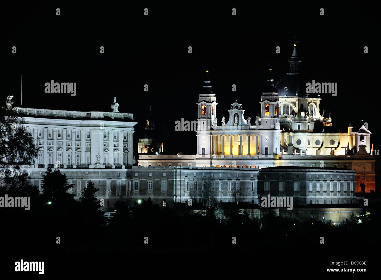 Aerial night view palace hi-res stock photography and images - Alamy