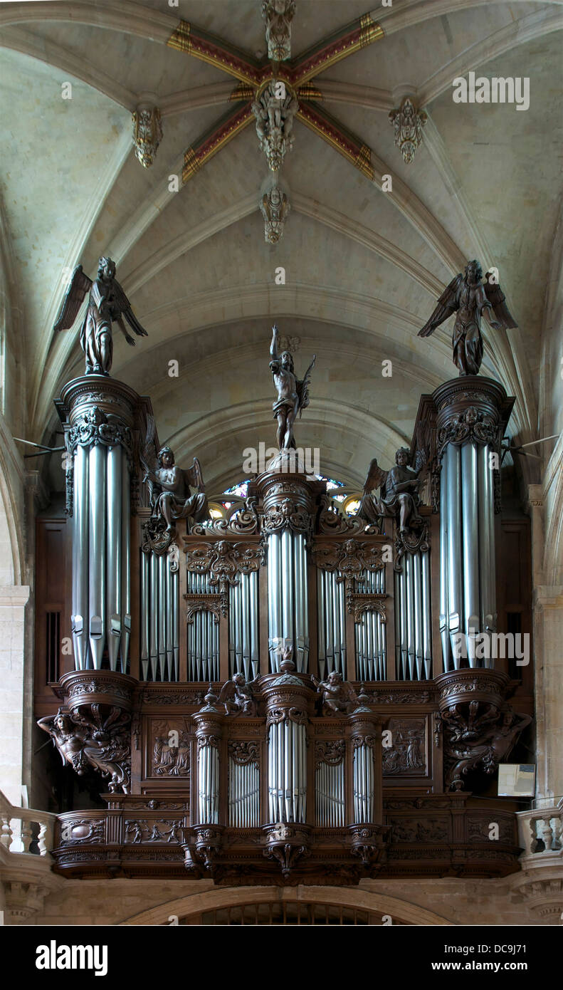 Great organ (by Cavaillé-Coll) of the church Saint-Etienne-du-Mont in ...