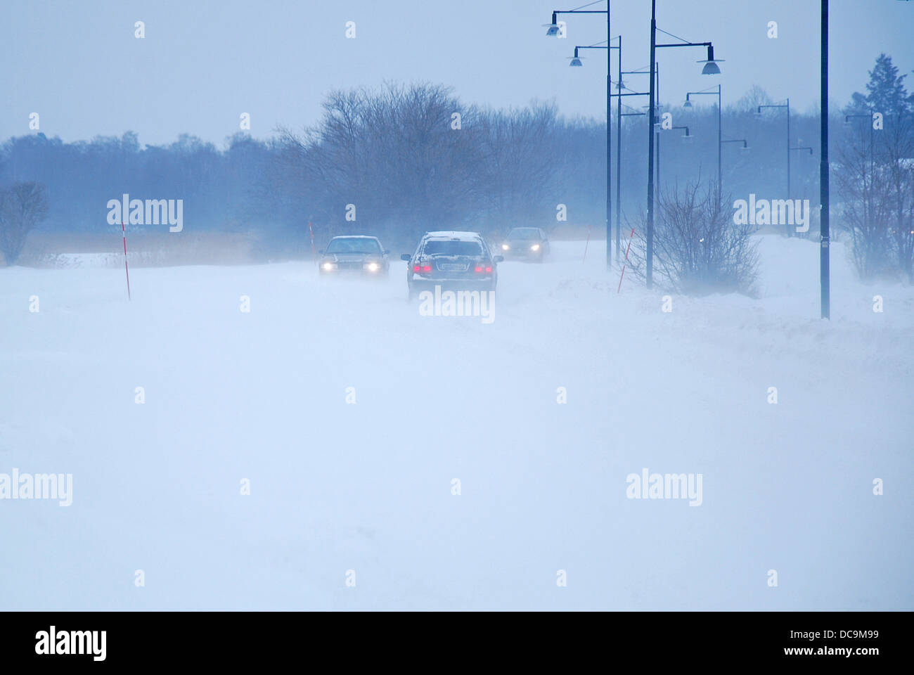 Traffic light in snow hi-res stock photography and images - Alamy