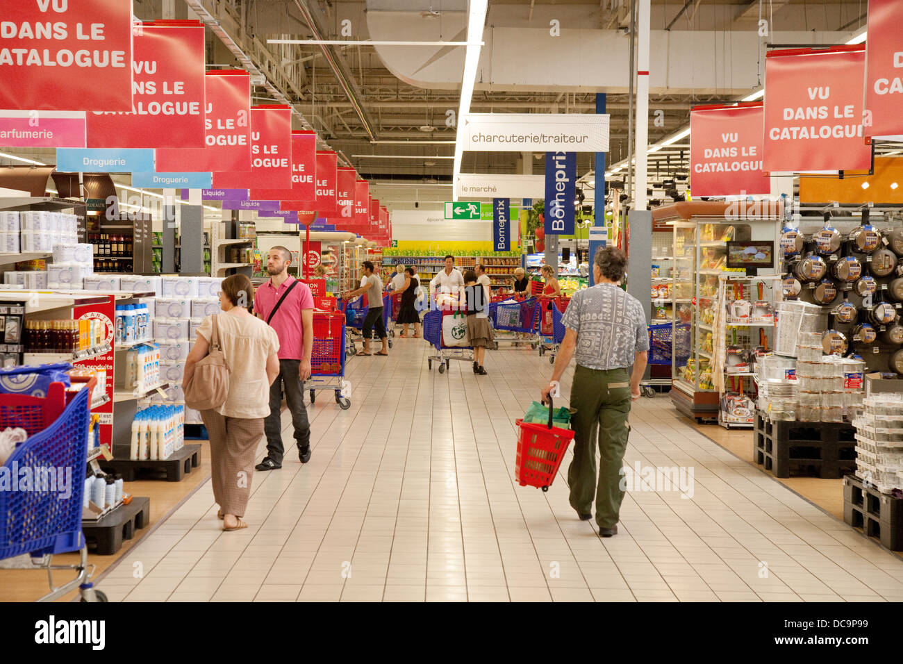 People shopping in the interior of a french Carrefour supermarket, France,  Europe Stock Photo - Alamy