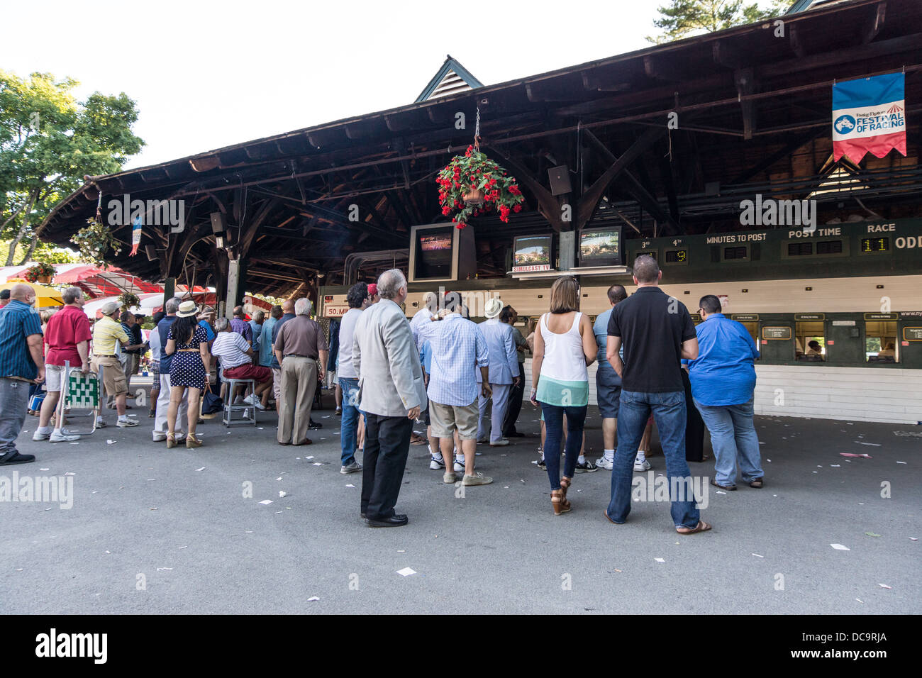 saratoga-raceway-is-the-oldest-racetrack-in-the-us-and-celebrating-150