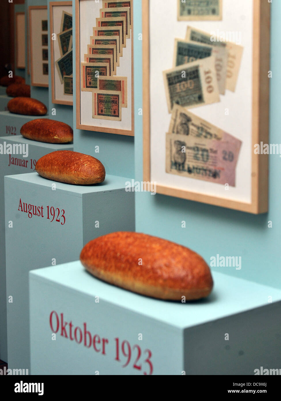 Germany Inflation 1920s Hi res Stock Photography And Images Alamy