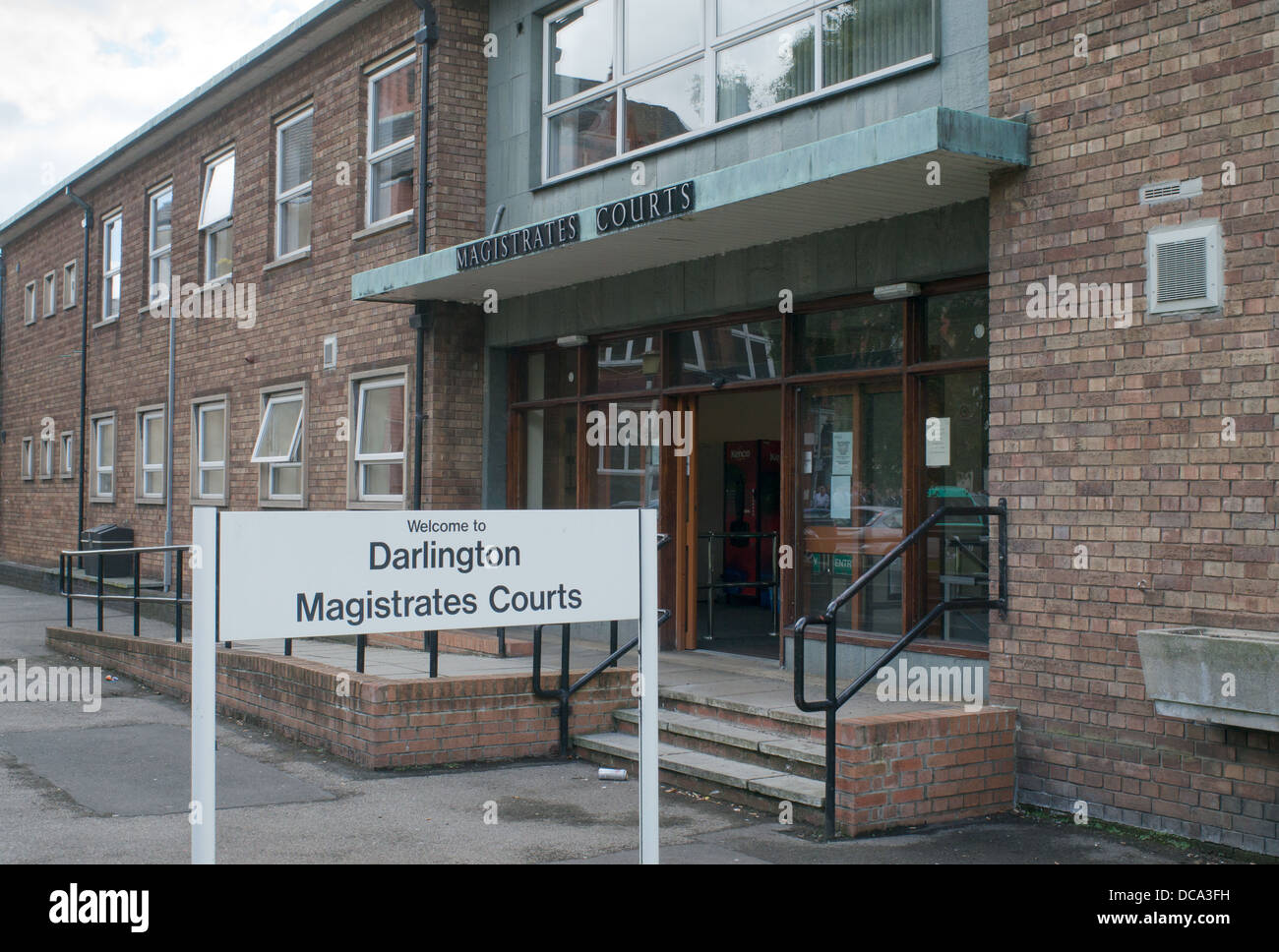Darlington courts uk hires stock photography and images Alamy