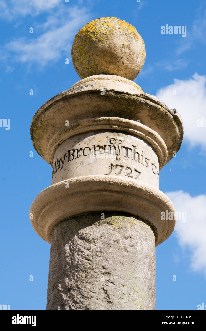 Darlington Market Cross, inscribed PRESENTED IN 1727 BY DAME DOROTHY BROWN, Co. Durham, England, UK Stock Photo
