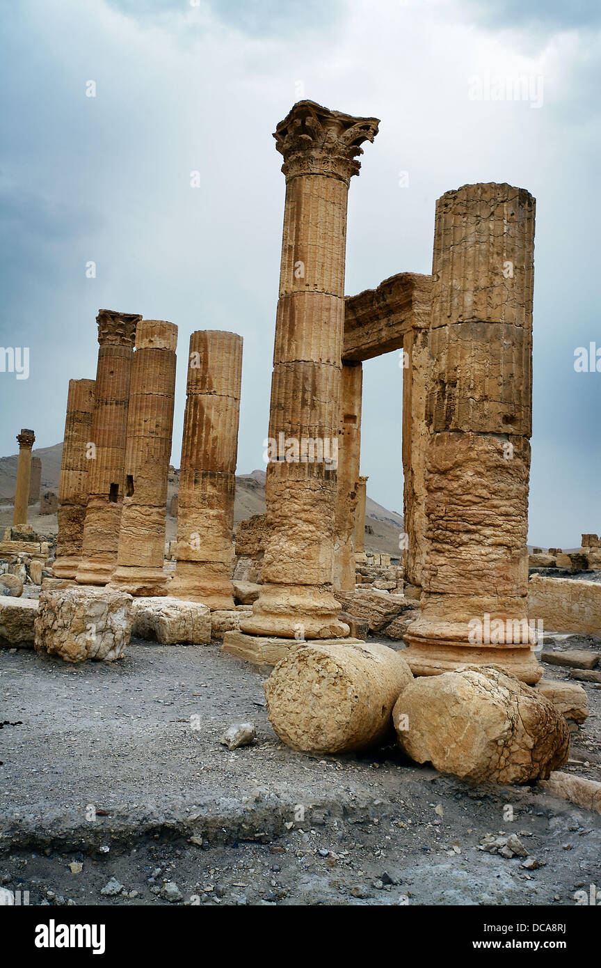 Ruins of the old Greco-roman city of Palmyra, Syria Stock Photo