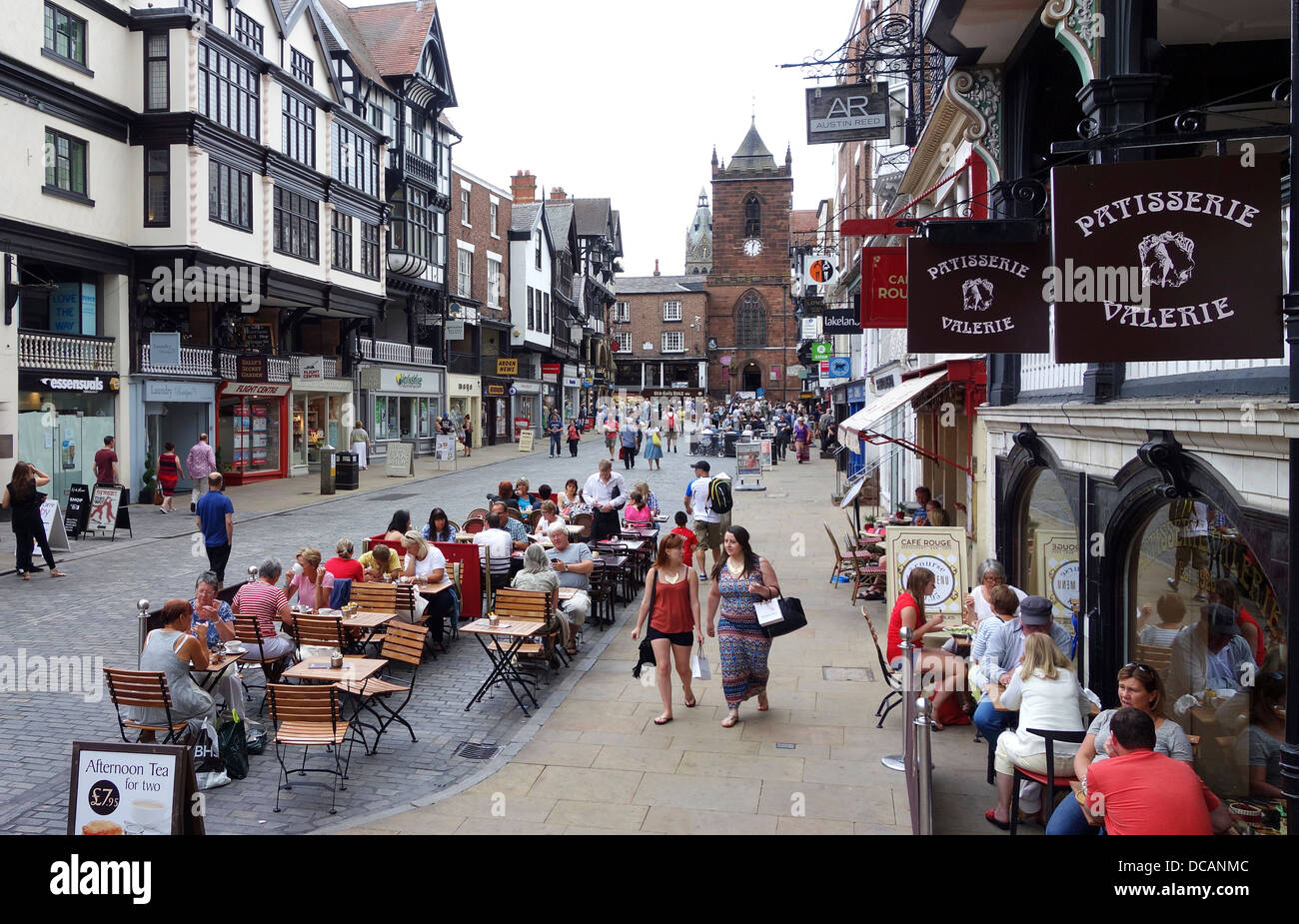 Pavement cafes in bridge street, Chester, England Stock Photo