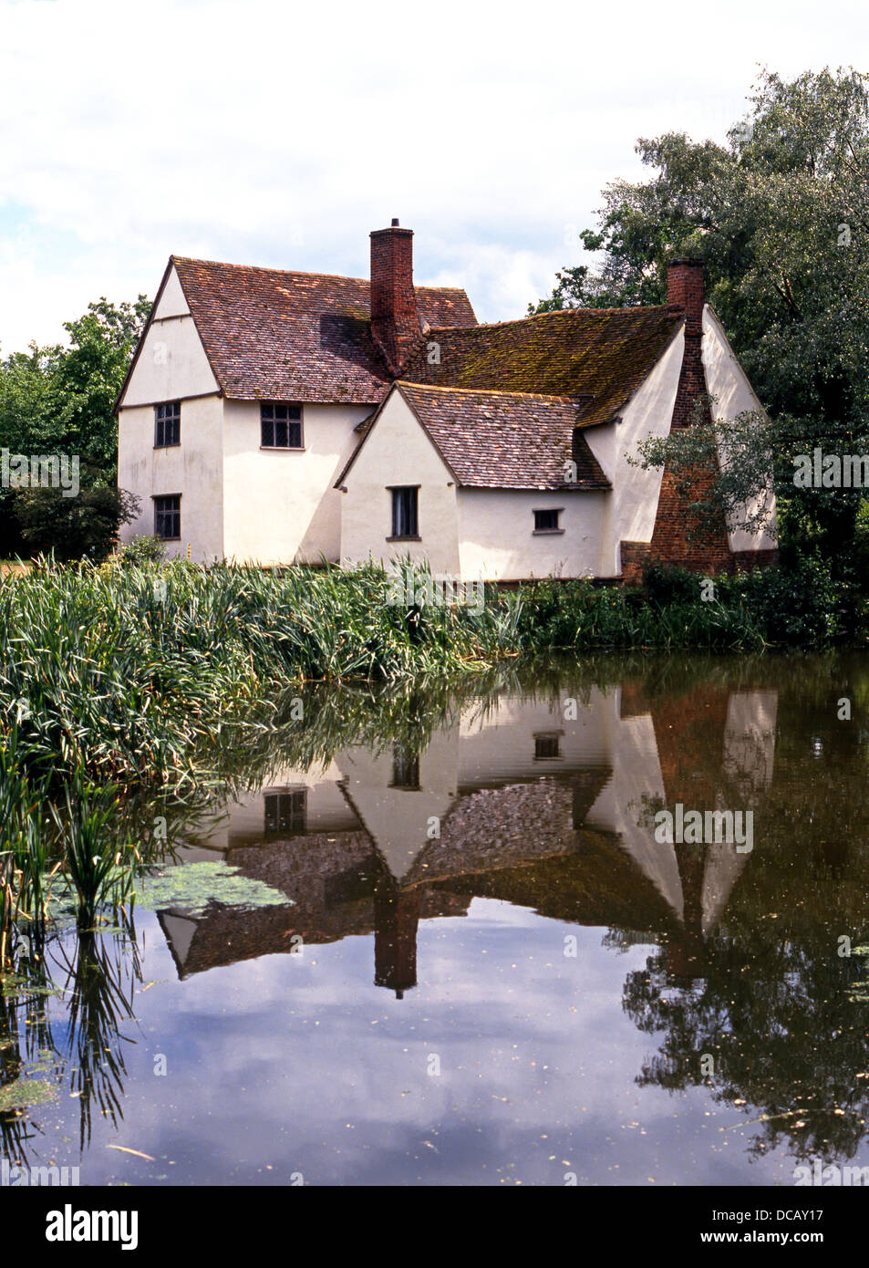 Willy Lotts Cottage along the River Stour, Flatford, East Bergholt, Suffolk, England, UK, Western Europe. Stock Photo