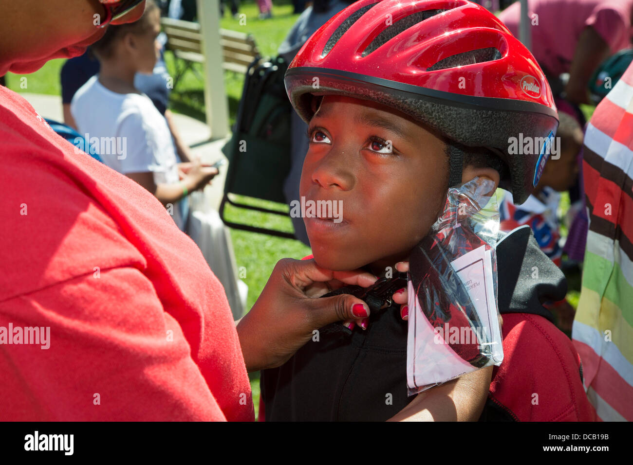 Detroit Michigan Usa Children Get Free Bicycle Helmets At