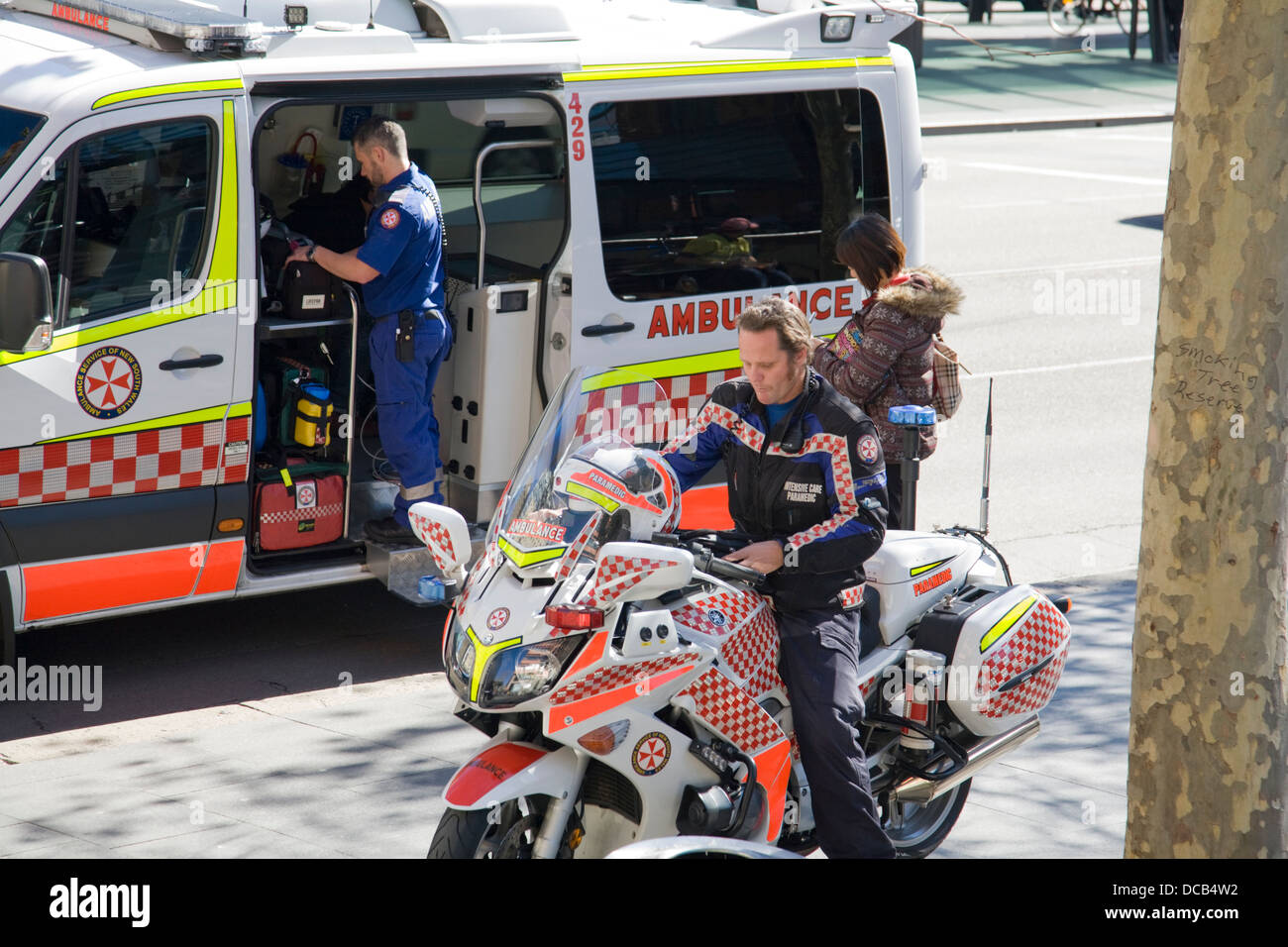 ambulance service of new south wales responding to an emergency call in