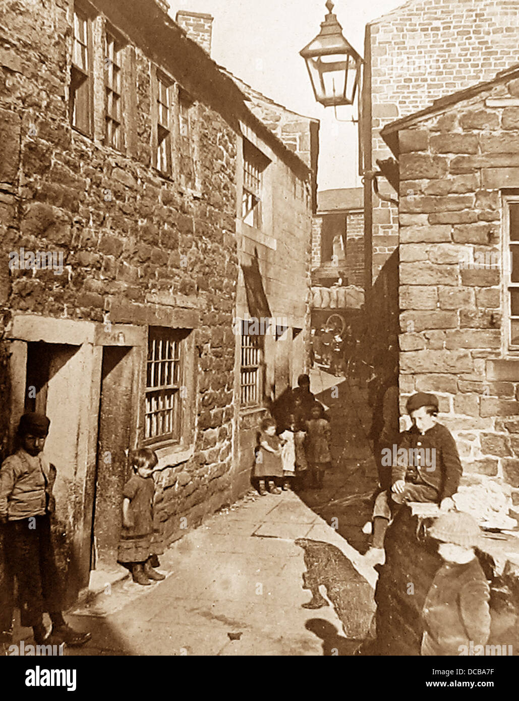 Keighley Old Bridge Street Ginnel early 1900s Stock Photo Alamy