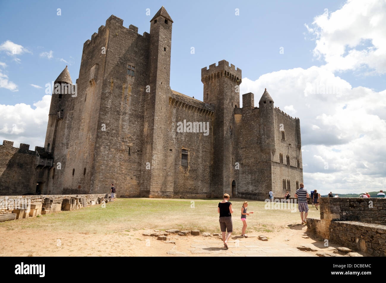 Tourists At The 12th Century Medieval Chateau De Beynac Castle Beynac Et Cazenac The Dordogne France Europe Stock Photo Alamy Tourists At The 12th Century Medieval Chateau De Beynac Castle Beynac Et Cazenac The Dordogne France Europe Stock Photo Alamy