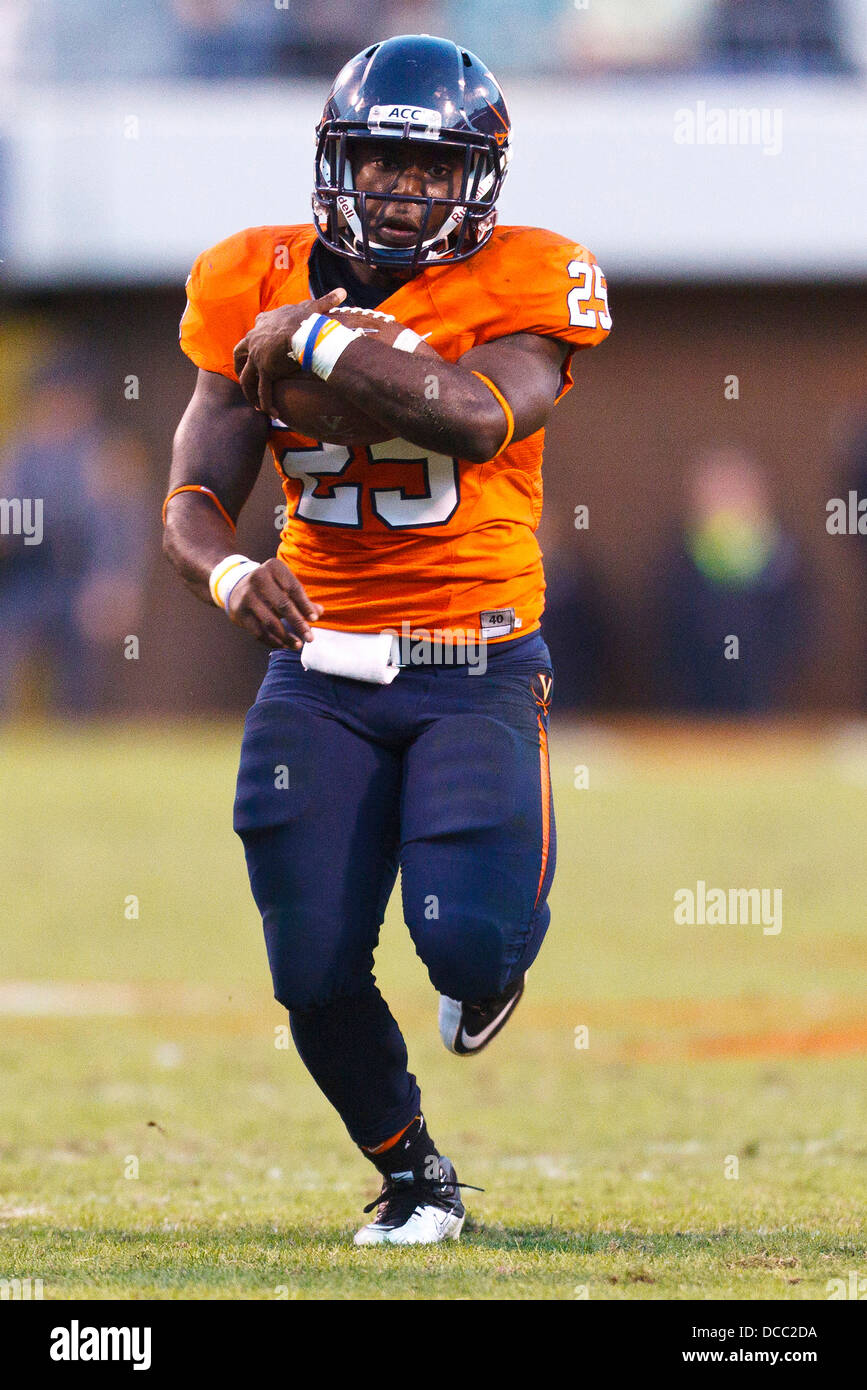 Virginia Cavaliers running back Kevin Parks (25) rushes up field against the Georgia Tech Yellow Jackets during the fourth quart Stock Photo