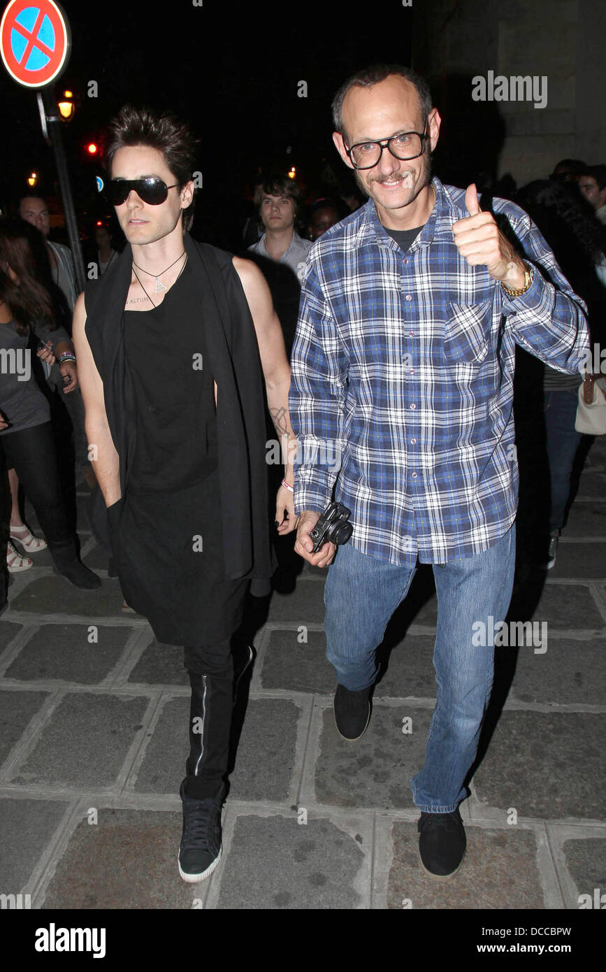 Jared Leto and photographer Terry Richardson Paris Fashion Week  Spring/Summer 2012 Ready To Wear - Kanye West - Arrivals Paris, France -  01.10.11 Stock Photo - Alamy, image size:867x1390