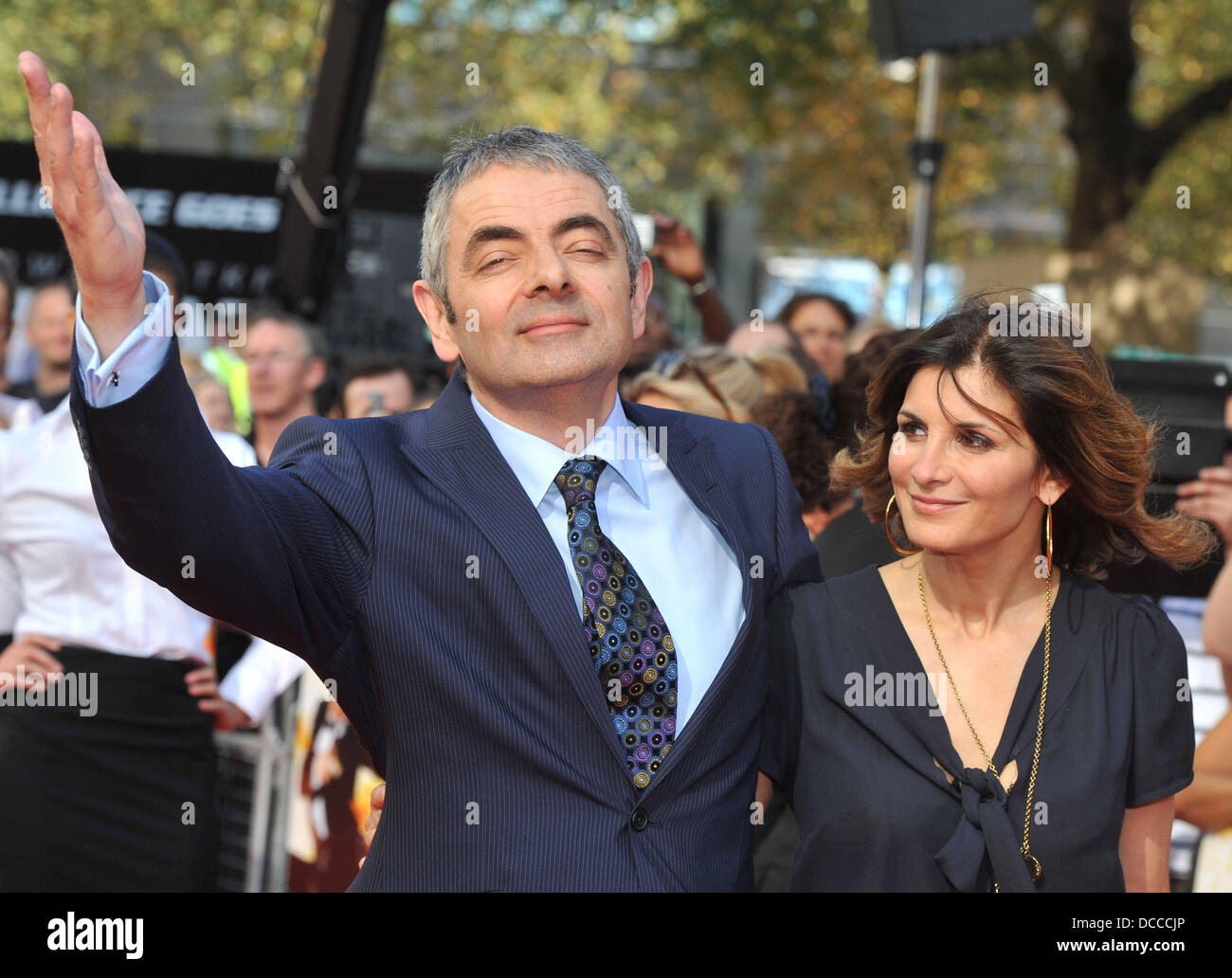 Жена мистера хо. Жена мистера хо. Роуэн аткинсон с семьей. Жена мистера хо. Роуэн аткинсон с семьей.