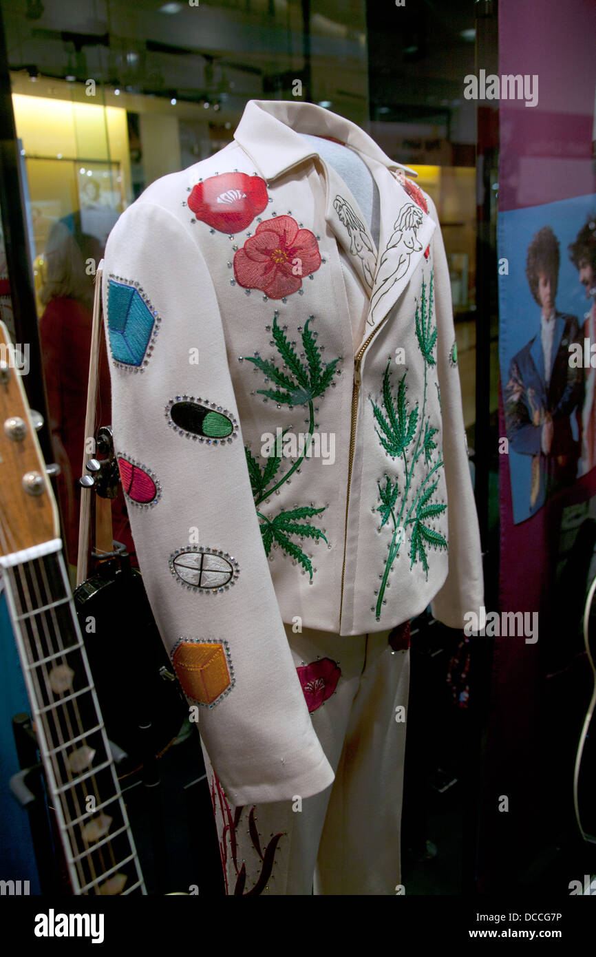 Suit made by Nudie Cohn for Gram Parsons at the Country Music Hall of Fame  and Museum in Nashville Tennessee USA Stock Photo - Alamy