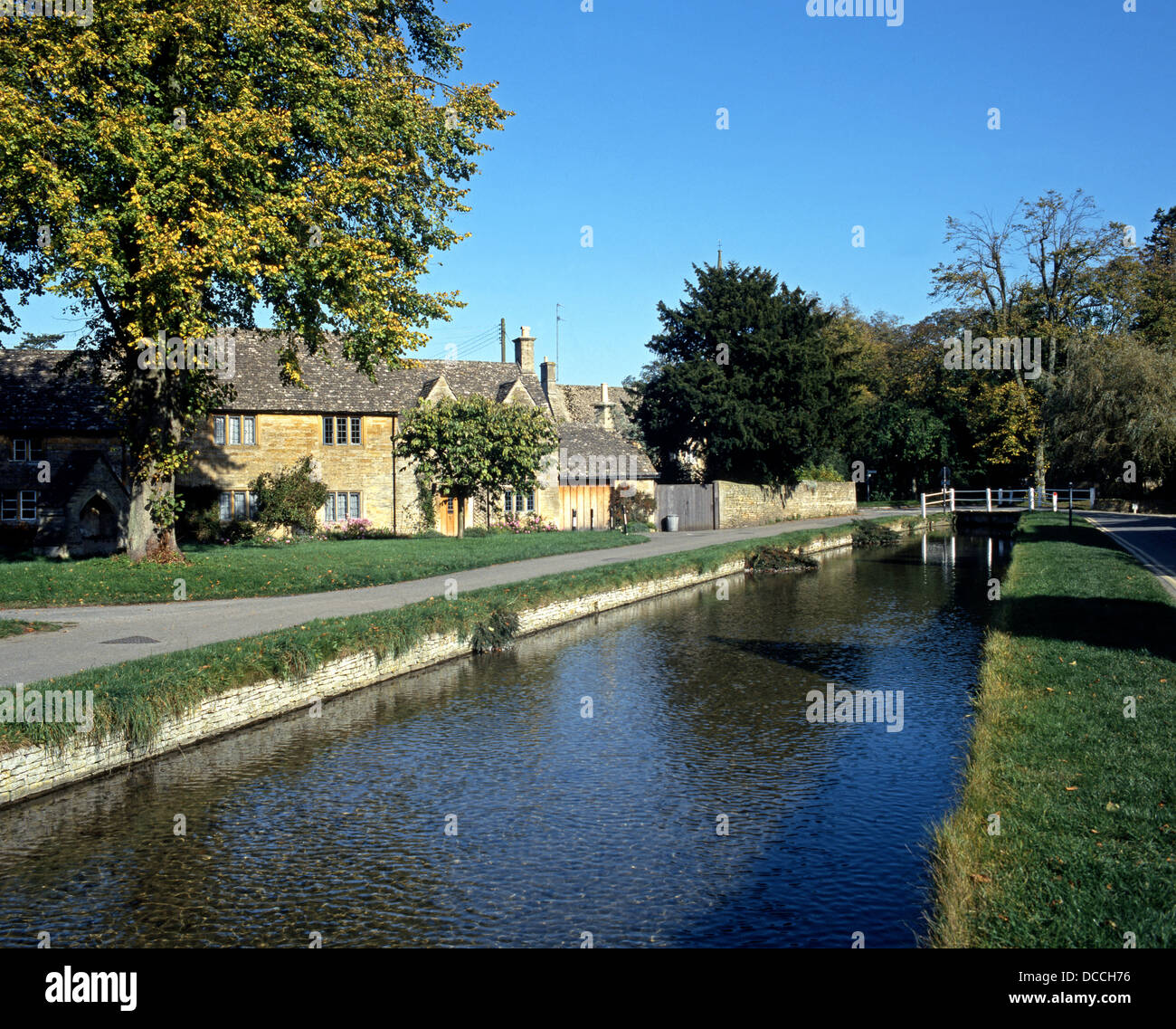 Cotswolds cotswold bridges rivers hi-res stock photography and images ...