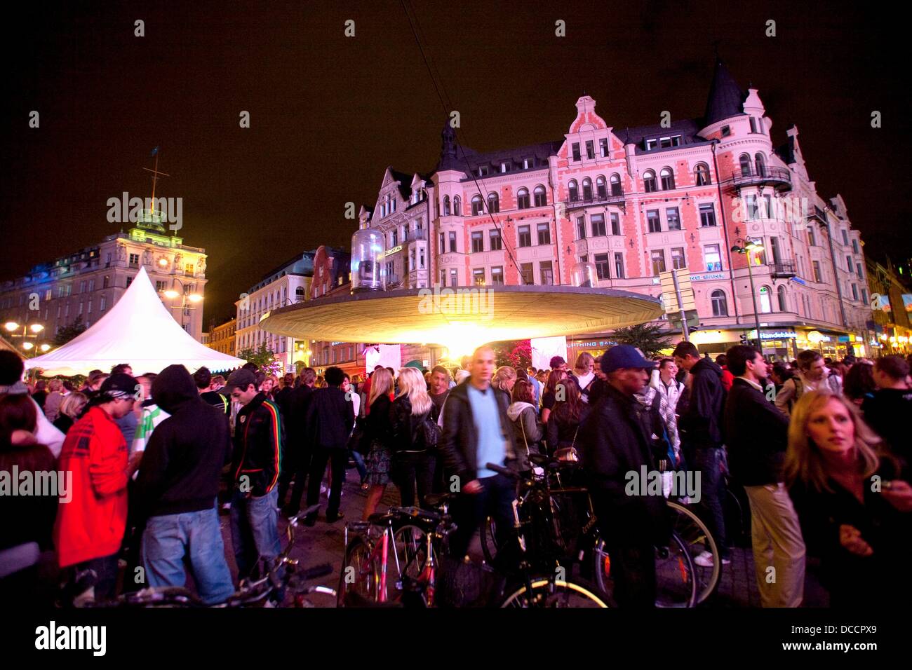 Square stockholm stureplan sweden hi-res stock photography and images ...