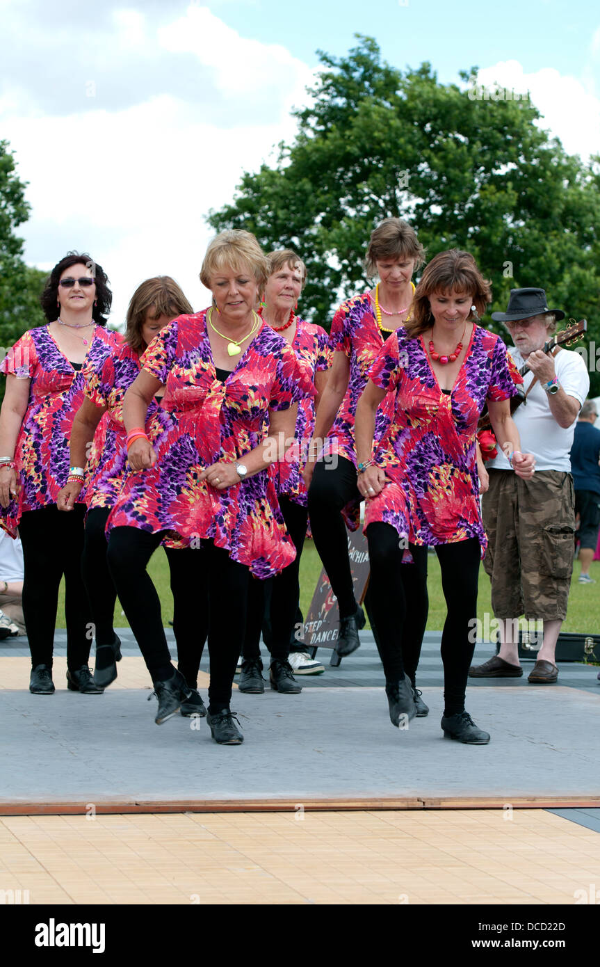 Soft Option Appalachian step dancers at Warwick Folk Festival